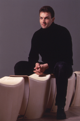 Taburetten "Gallery", 1998. Design: Hans Sandgren Jakobsen.