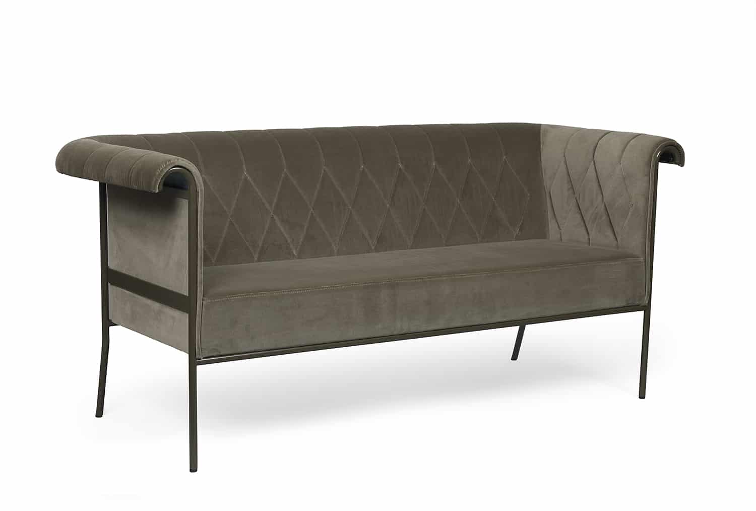 Chester sofa by Thomas Sandell / Pierre Sindre – Källemo