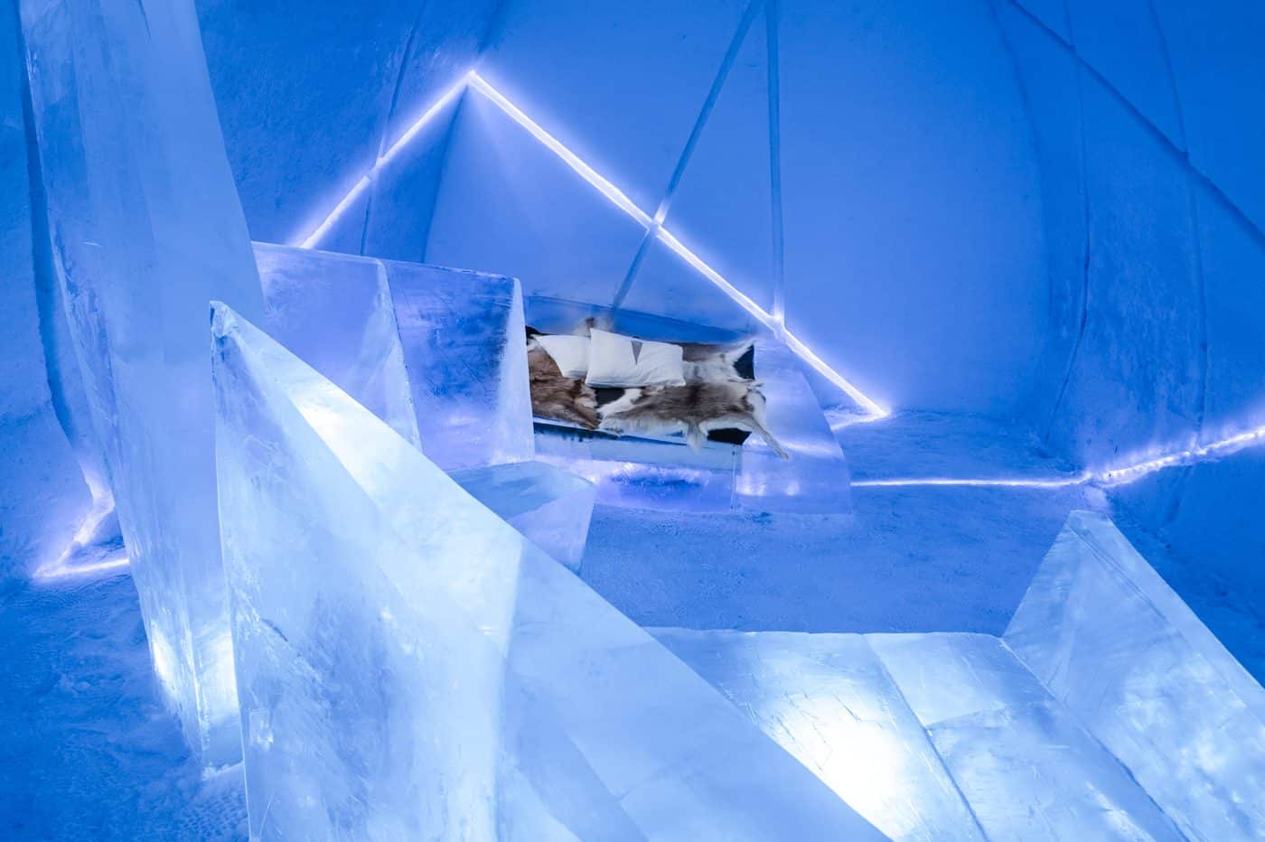 Последний айс. Icehotel Швеция Юккасъярви. Ледяной отель Icehotel Швеция. Ледяной дворец (Ice Hotel), Швеция.. Лапландия ледяной отель.