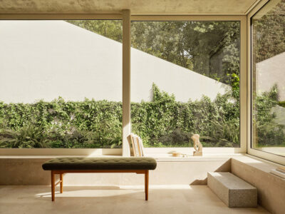 Carl Hansen & Søn Foyer Bench shorter version showcasing elegant hospitality design