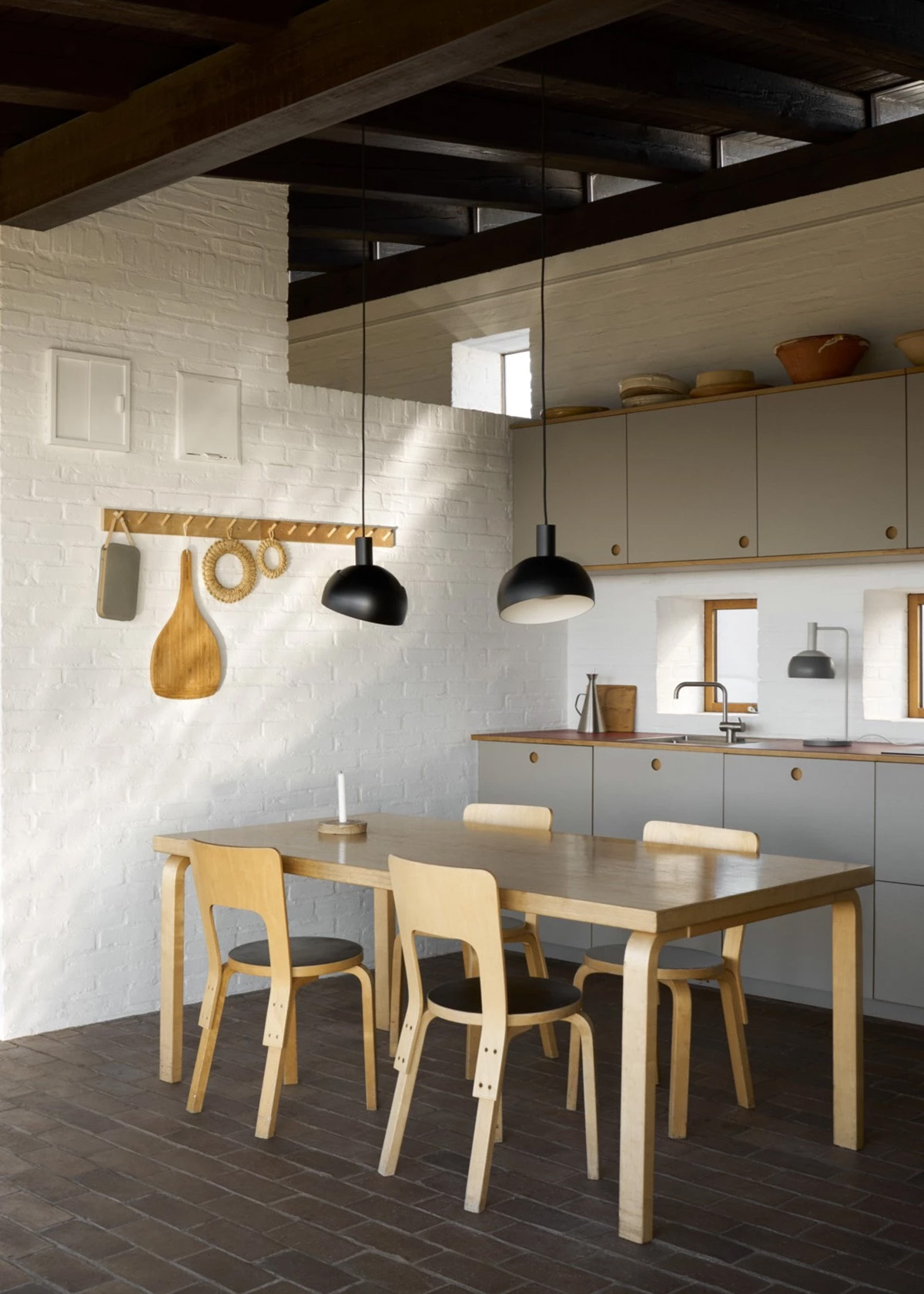 FJ Elements lamp by Finn Juhl for Louis Poulsen showing hemispherical shade and minimalistic Danish Design aesthetic