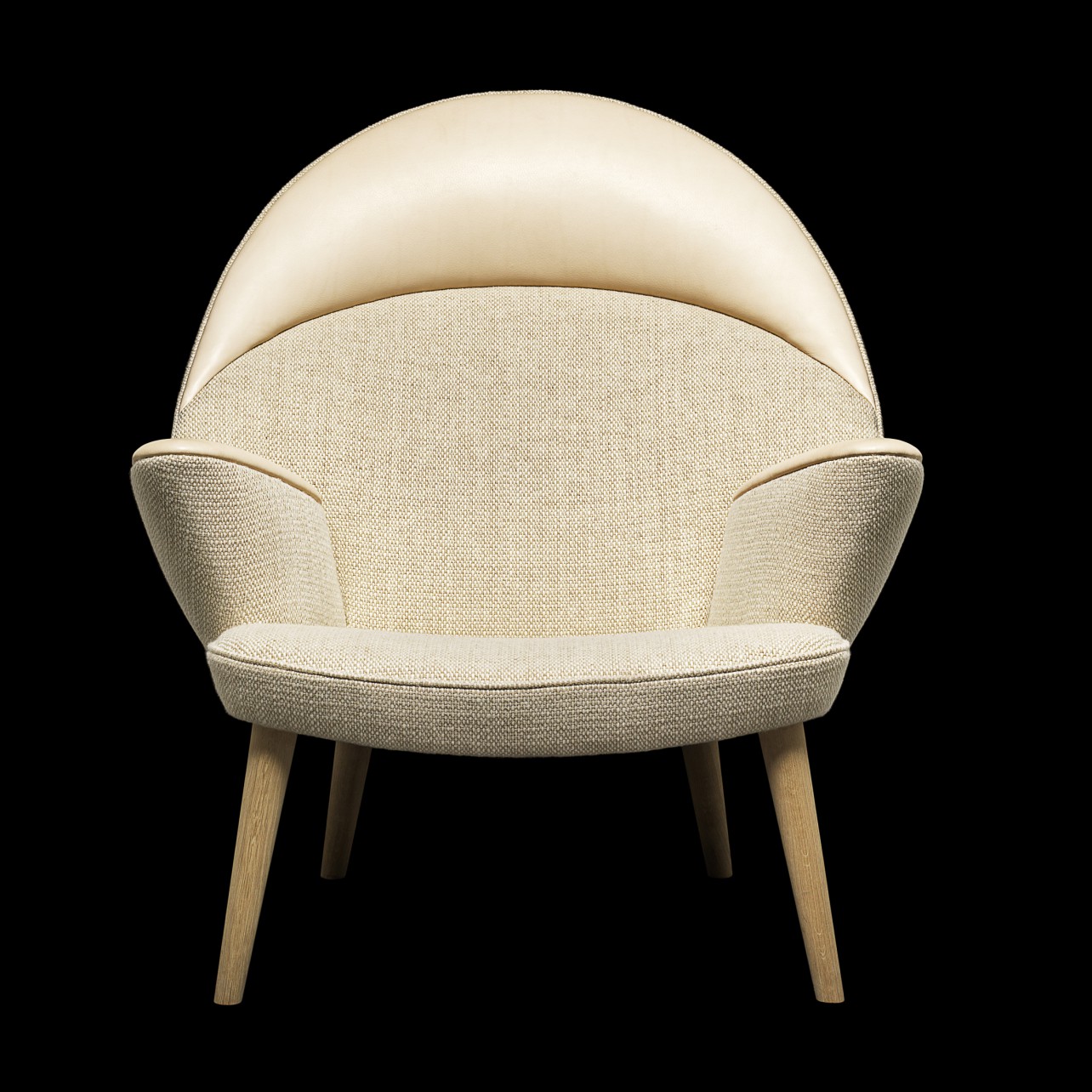 Upholstered Peacock Chair by Hans J. Wegner PP Møbler