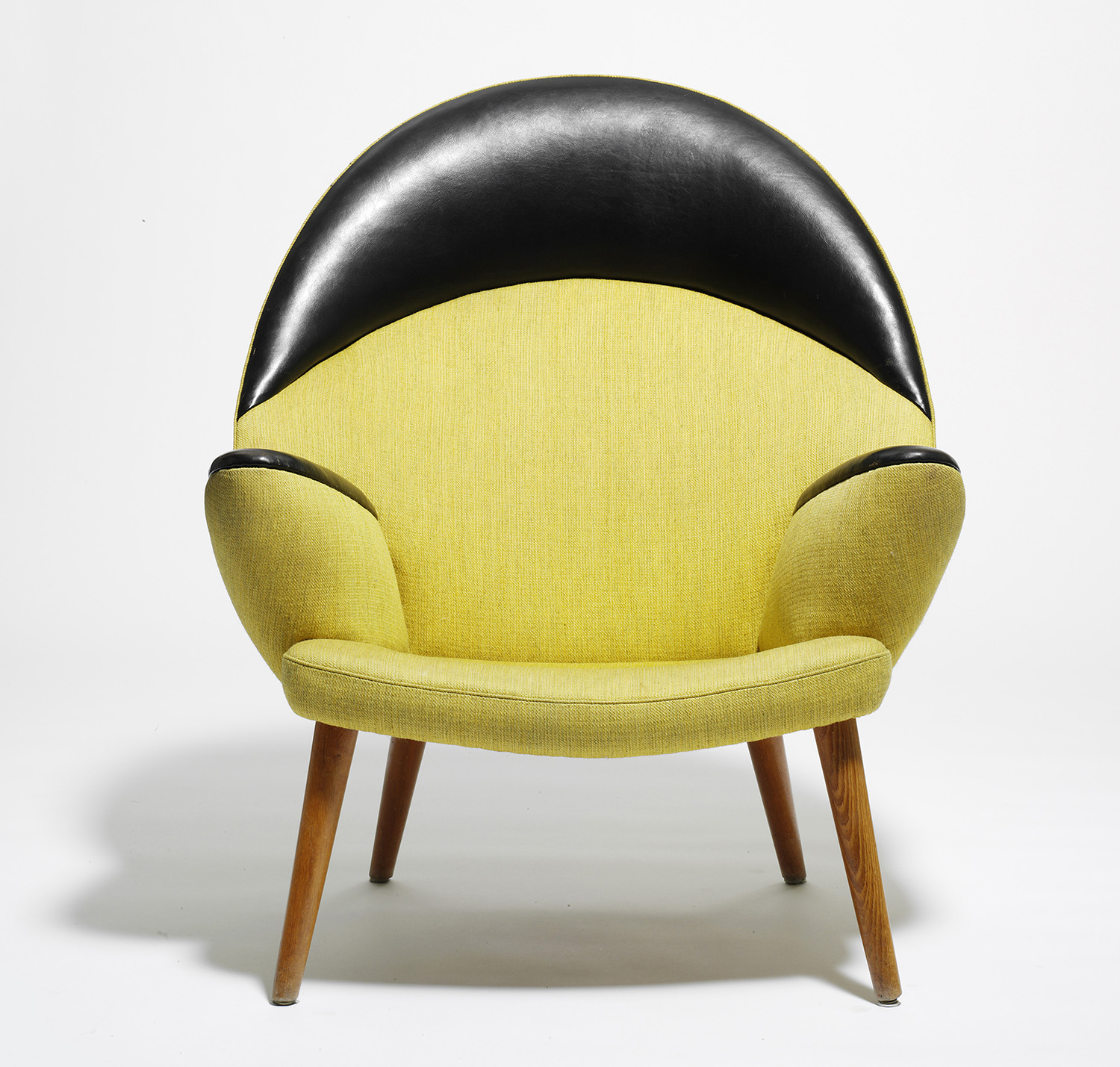 Upholstered Peacock Chair – PP Møbler